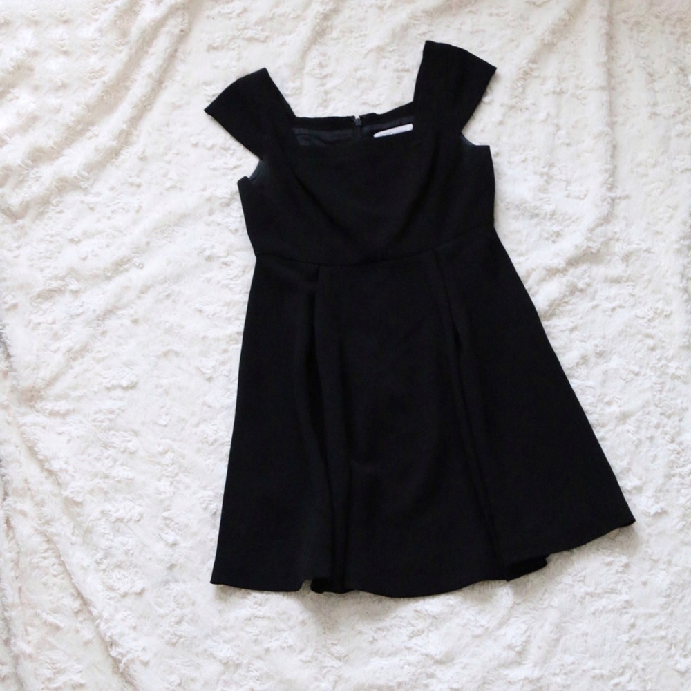 BCBGeneration Black Cap Sleeve Pleated Fit/Flare 8
